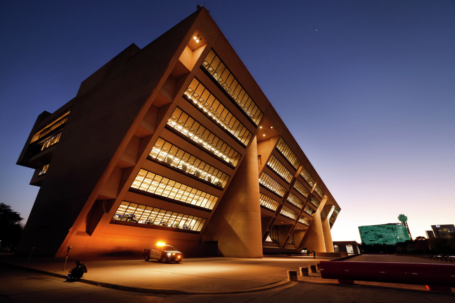 Dallas City Hall at dusk.
